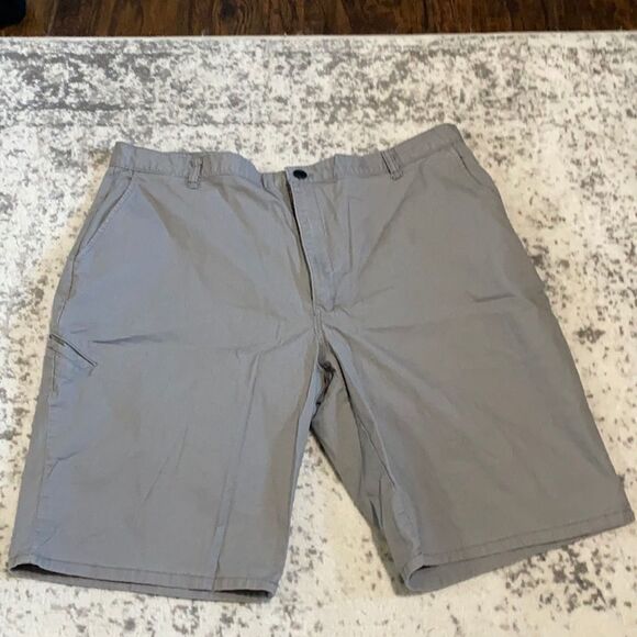 Dickies grey Shorts size 42 in EUC 98% Cotton - Picture 1 of 6